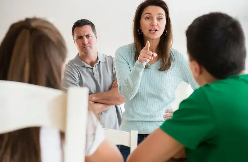 Czy dzieci muszą spłacać długi rodziców za mieszkanie? Oto prawda