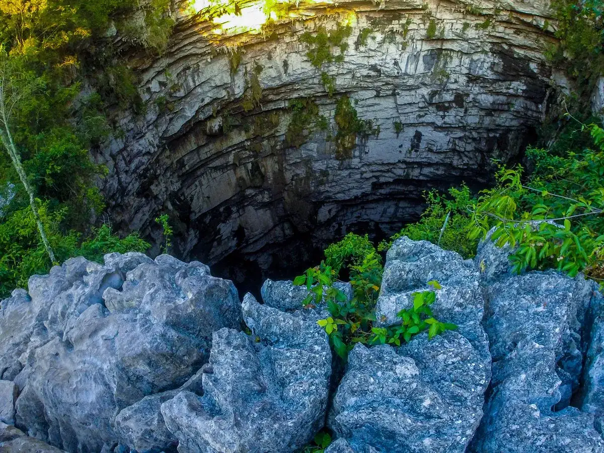 Sótano de las Golondrinas: Guía definitiva y aventura en el abismo