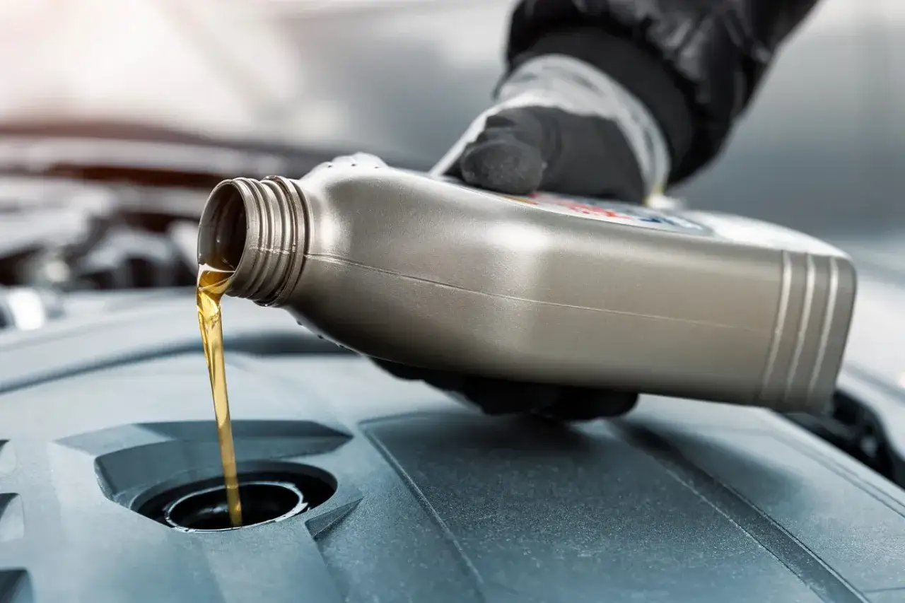 Olej 5W30 w dieslu: co ile wymieniać? Prawda o Long Life!