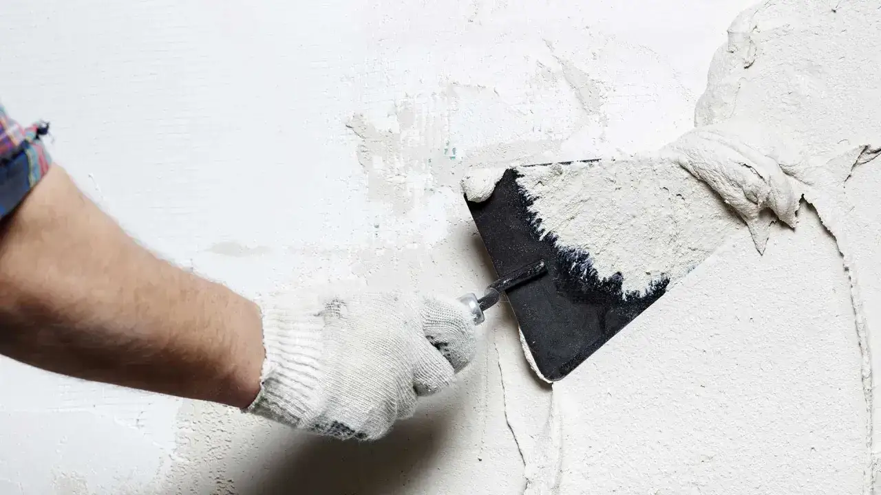 Gipsowa zaprawa tynkarska - jakie ma zastosowania i kiedy jej unikać