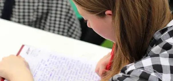 Nauczanie zaoczne: co to? Czy to studia dla Ciebie? Sprawdź!