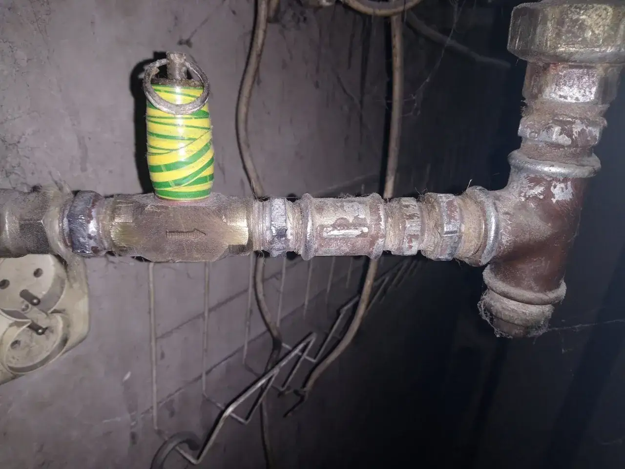 Jak wymienić zawór bezpieczeństwa w bojlerze - uniknij kosztownych awarii