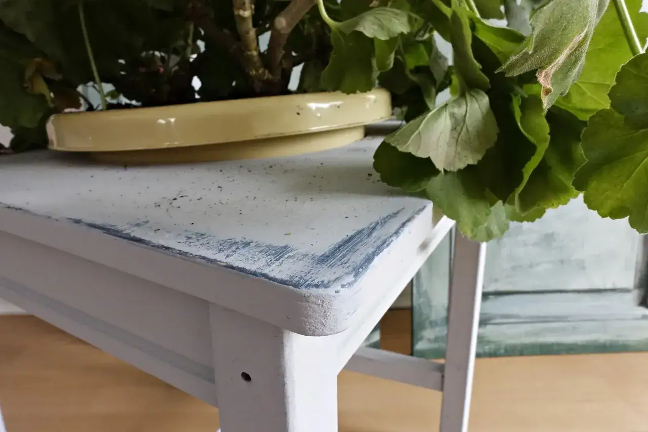 Jak zrobić kwietnik z krzesła i nadać mu oryginalny wygląd w łatwy sposób