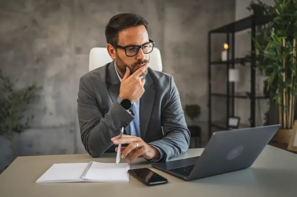 Wypłata za staż z urzędu pracy kiedy? Sprawdź, aby uniknąć opóźnień