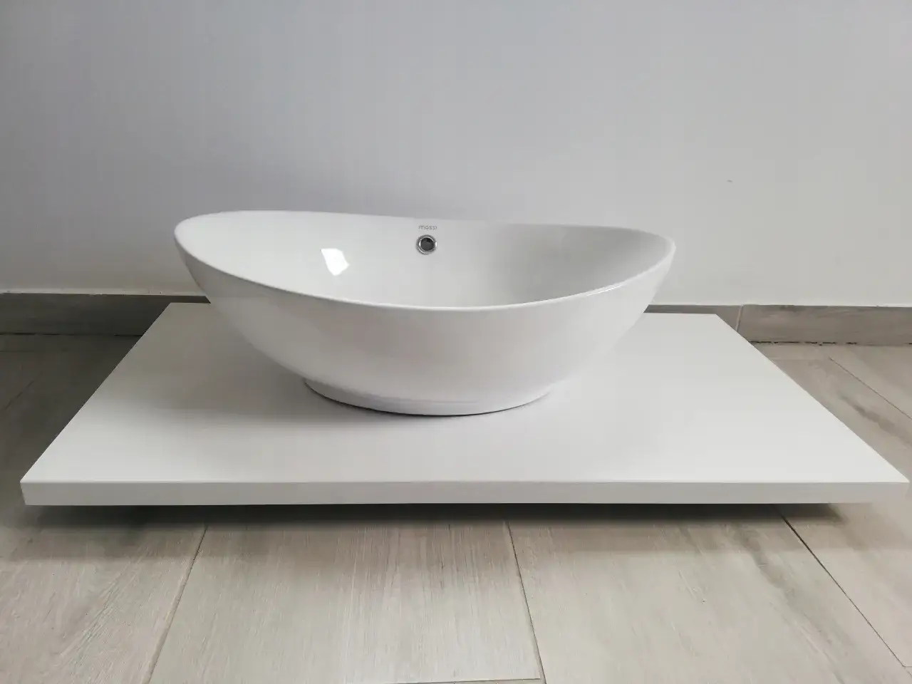 Blat łazienkowy konglomerat: trwałość i elegancja bez kompromisów