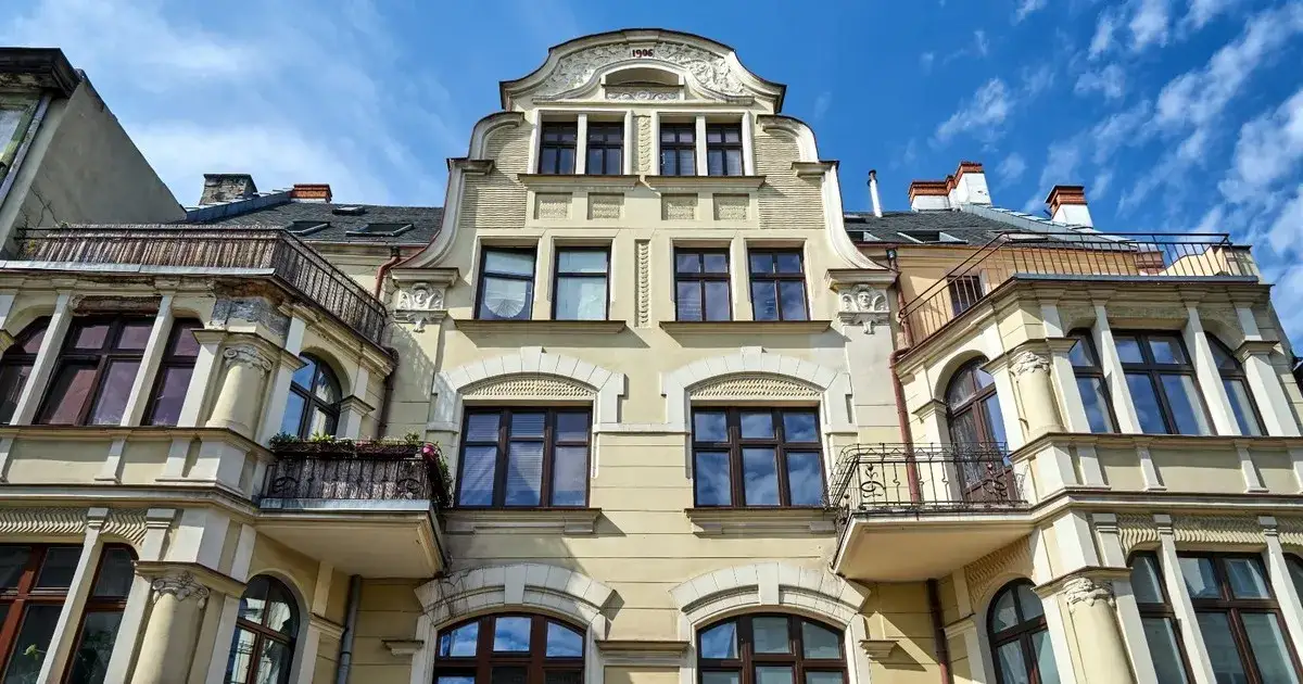 Ile kosztuje mieszkanie w starym budownictwie? Ceny, które zaskakują