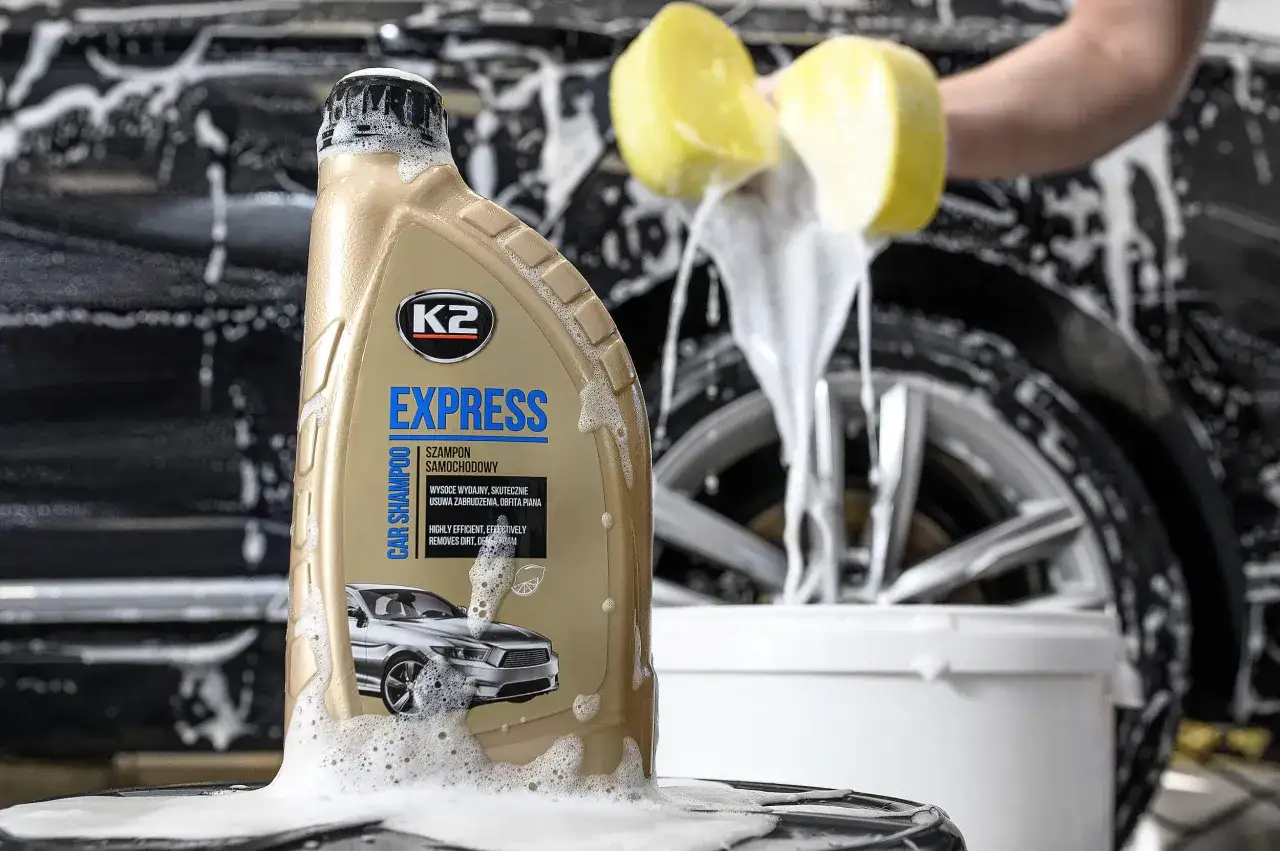 Jaki szampon do myjki ciśnieniowej? Wybierz mądrze i bez smug!