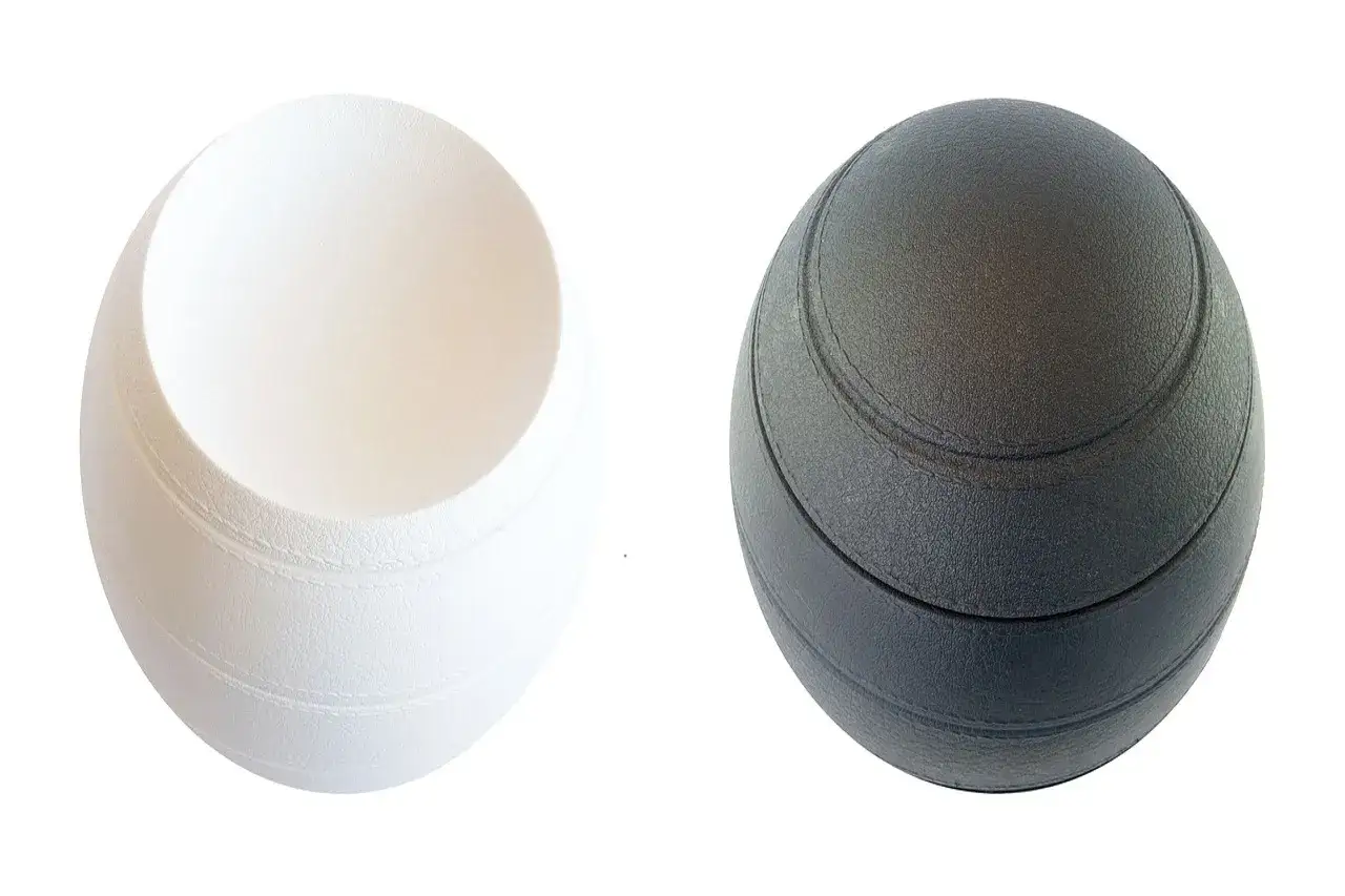 Przewóz urny z prochami samolotem - co musisz wiedzieć, aby uniknąć problemów