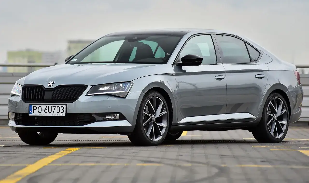 Skoda Superb: Jaki silnik wybrać? Twój portfel Ci podziękuje!