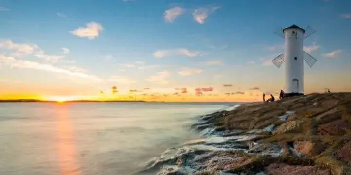 Gdzie polecieć w listopadzie? Słońce, city break i długi weekend!