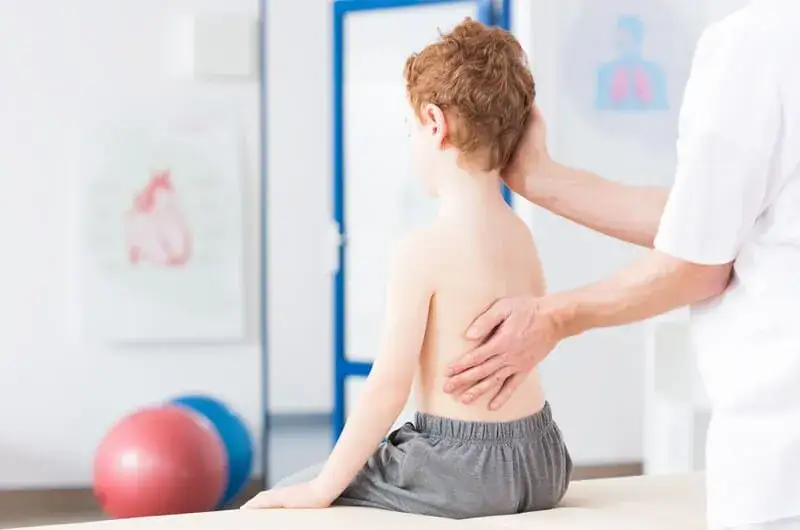 Ile trwa rehabilitacja skoliozy? Poznaj czas leczenia i metody
