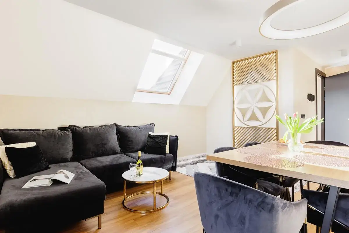 Apartament deluxe co to znaczy? Odkryj luksusowe cechy i korzyści