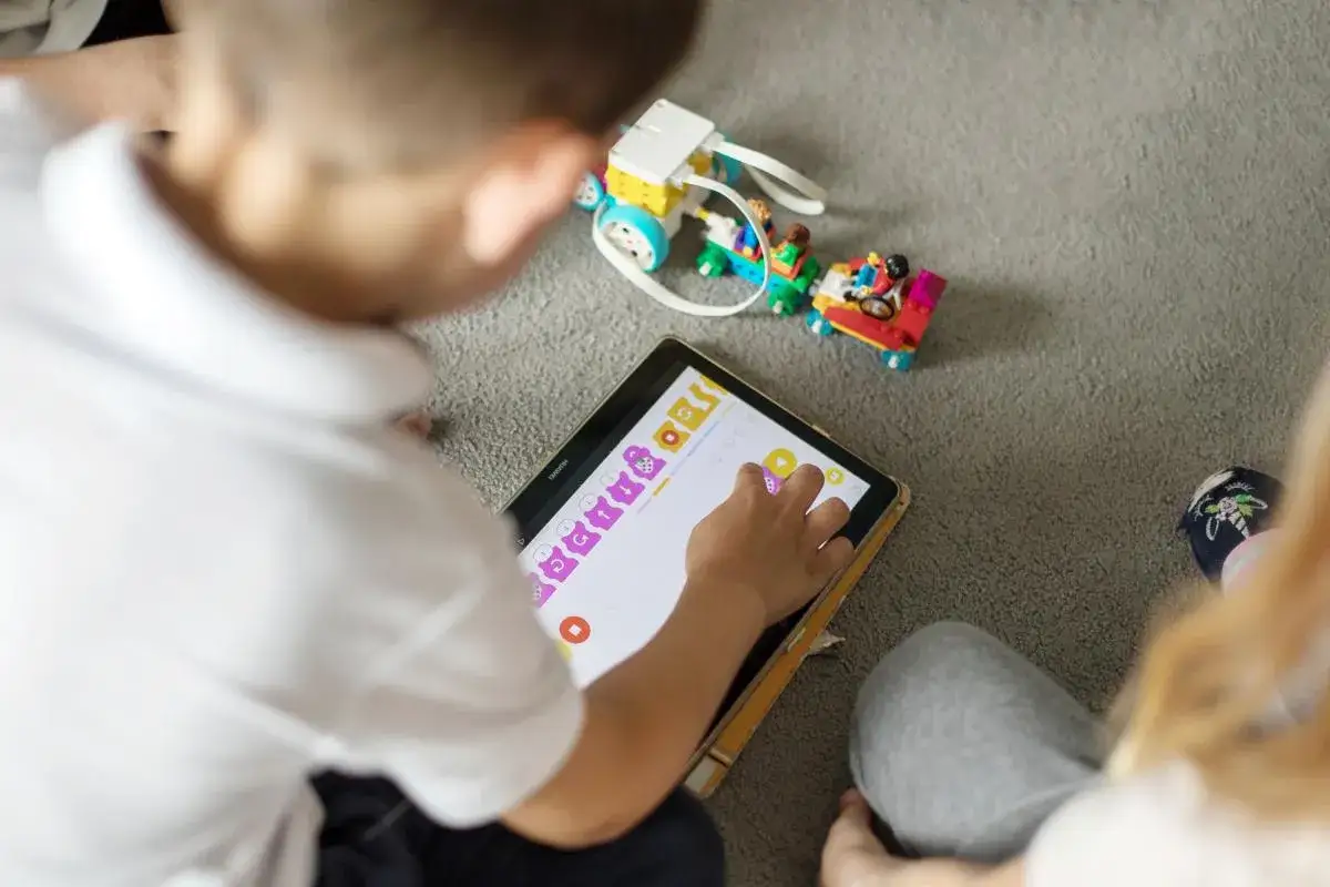 Zajęcia z robotyki dla dzieci w Poznaniu – rozwijaj ich pasje i umiejętności