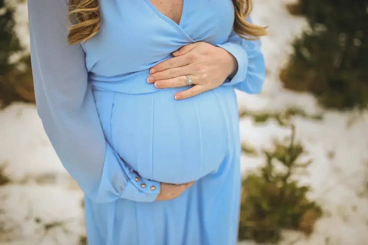 Urlop macierzyński a PFRON: czy wliczać do stanu zatrudnienia?