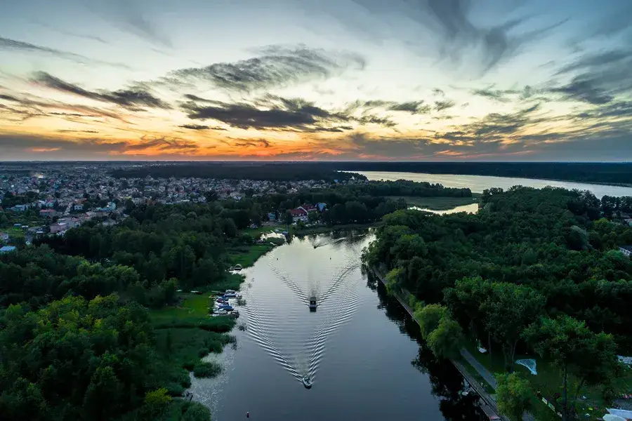 Jezioro w Augustowie: Tajemnice, atrakcje i niezapomniane chwile