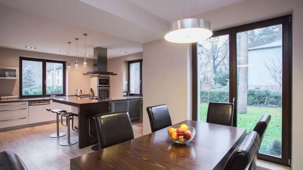 Kto robi okna w Polsce? Poznaj najlepszych producentów okien