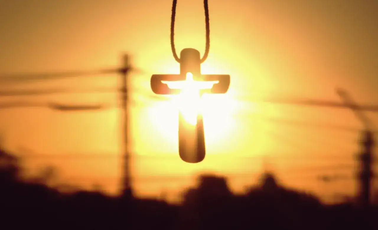 Co oznacza krzyż? Oto 7 ukrytych symboli, które Cię zaskoczą!