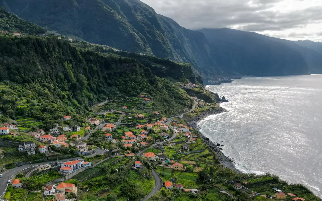 Madera: Gdzie spać? Południe czy Północ? Wybierz idealnie!