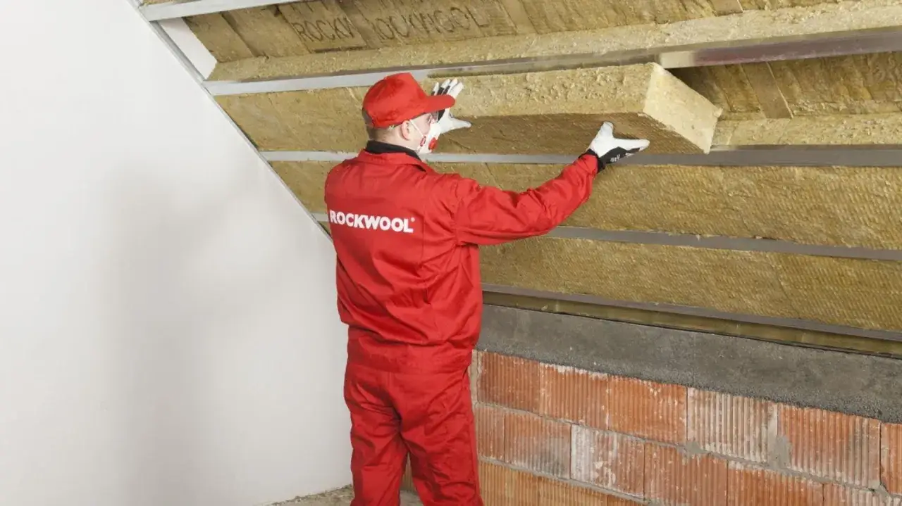 Jak ocieplić dach skutecznie i tanio, unikając najczęstszych błędów