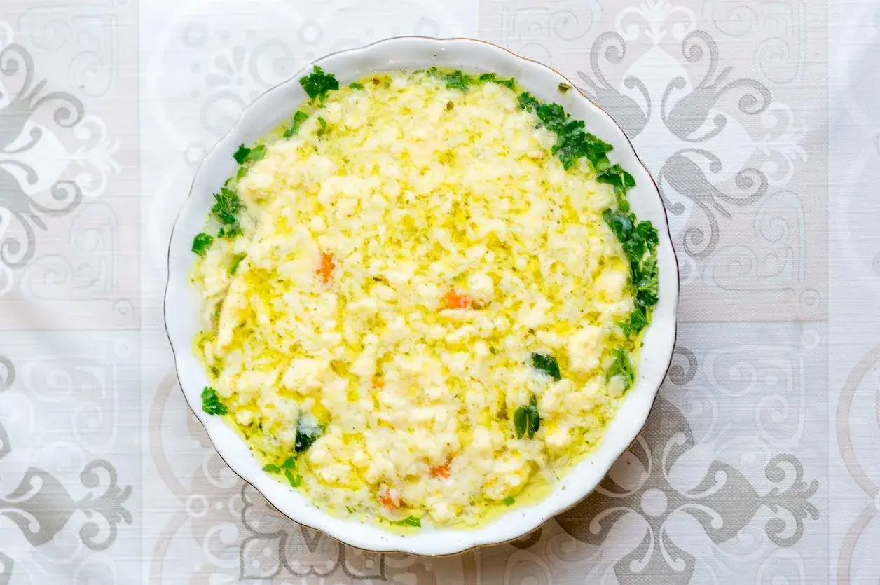 Idealne kluski lane do rosołu: sekretne proporcje i przepis