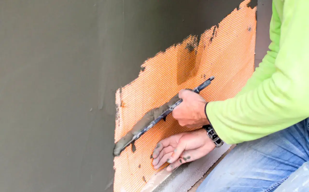 Ile kosztuje m2 tynku? Sprawdź ceny i różnice w materiałach