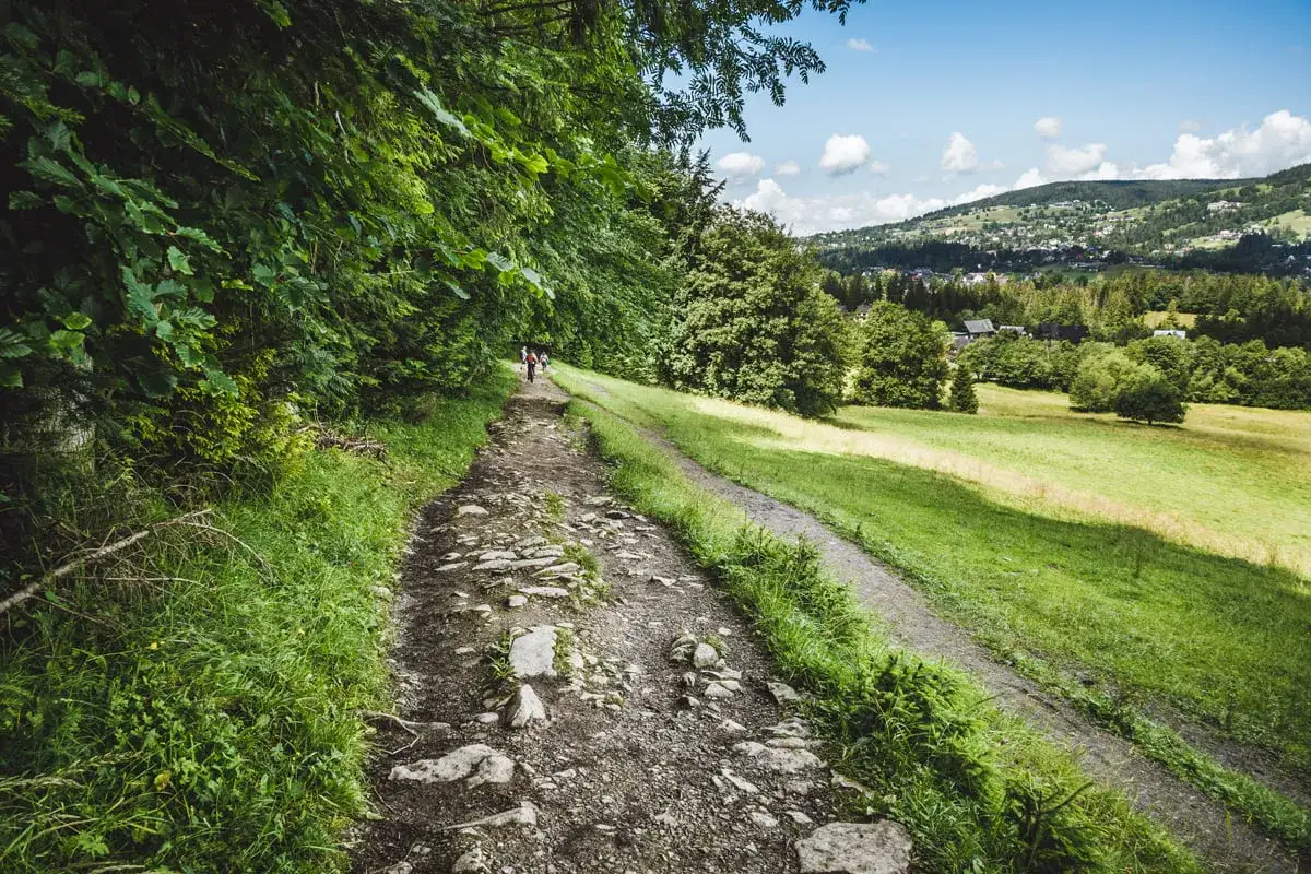 Bacówka pod Reglami: Jak dojechać, co zjeść? Kompletny przewodnik