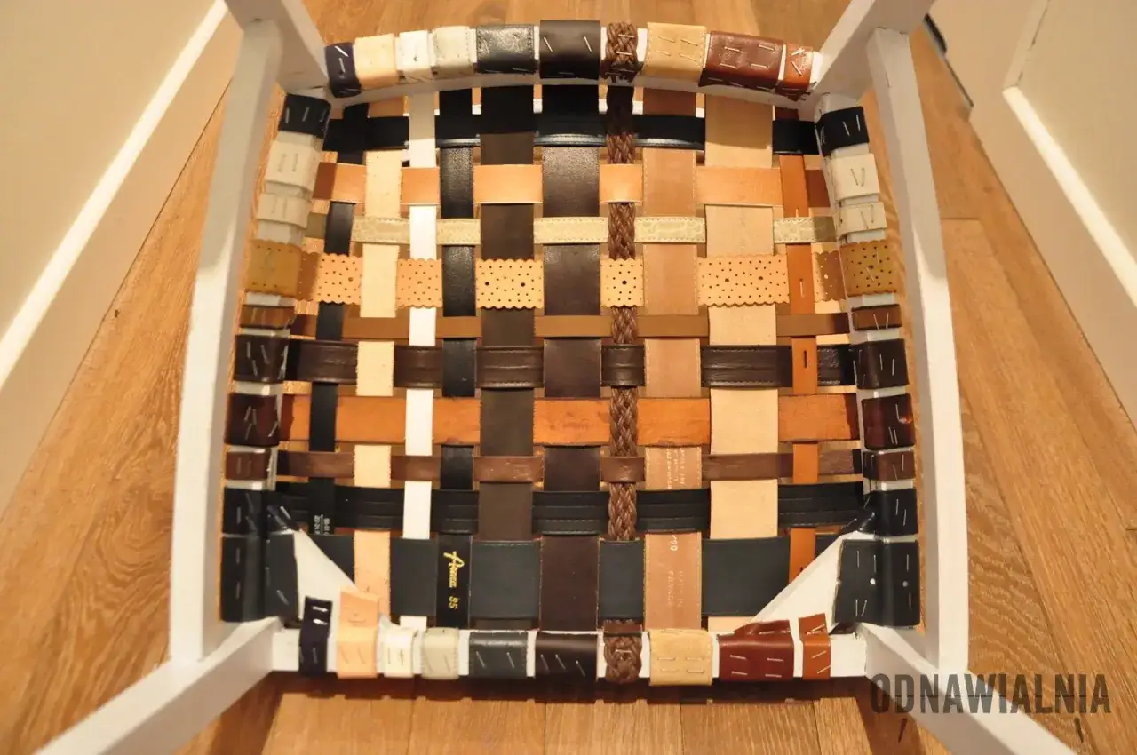 Stare krzesło, nowy blask: Jak odnowić drewniane krzesło DIY?