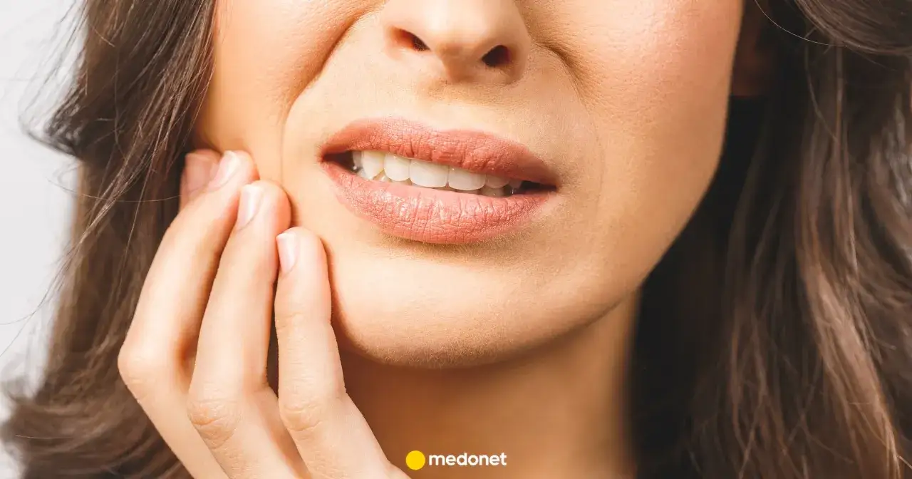 Ból dziąseł: sygnał SOS! Poznaj przyczyny i znajdź ulgę