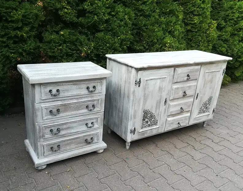 Jak zrobić białe meble przecierane – krok po kroku do stylu shabby chic