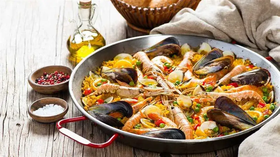Paella co to: Odkryj sekrety tej wyjątkowej hiszpańskiej potrawy
