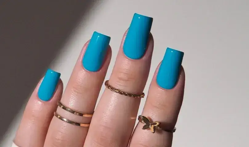 Czy można nałożyć sam top na paznokcie? Odkryj zalety i wady