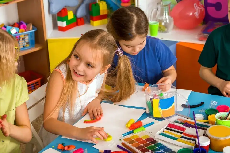 Ile kosztuje państwowe przedszkole? Poznaj wszystkie opłaty