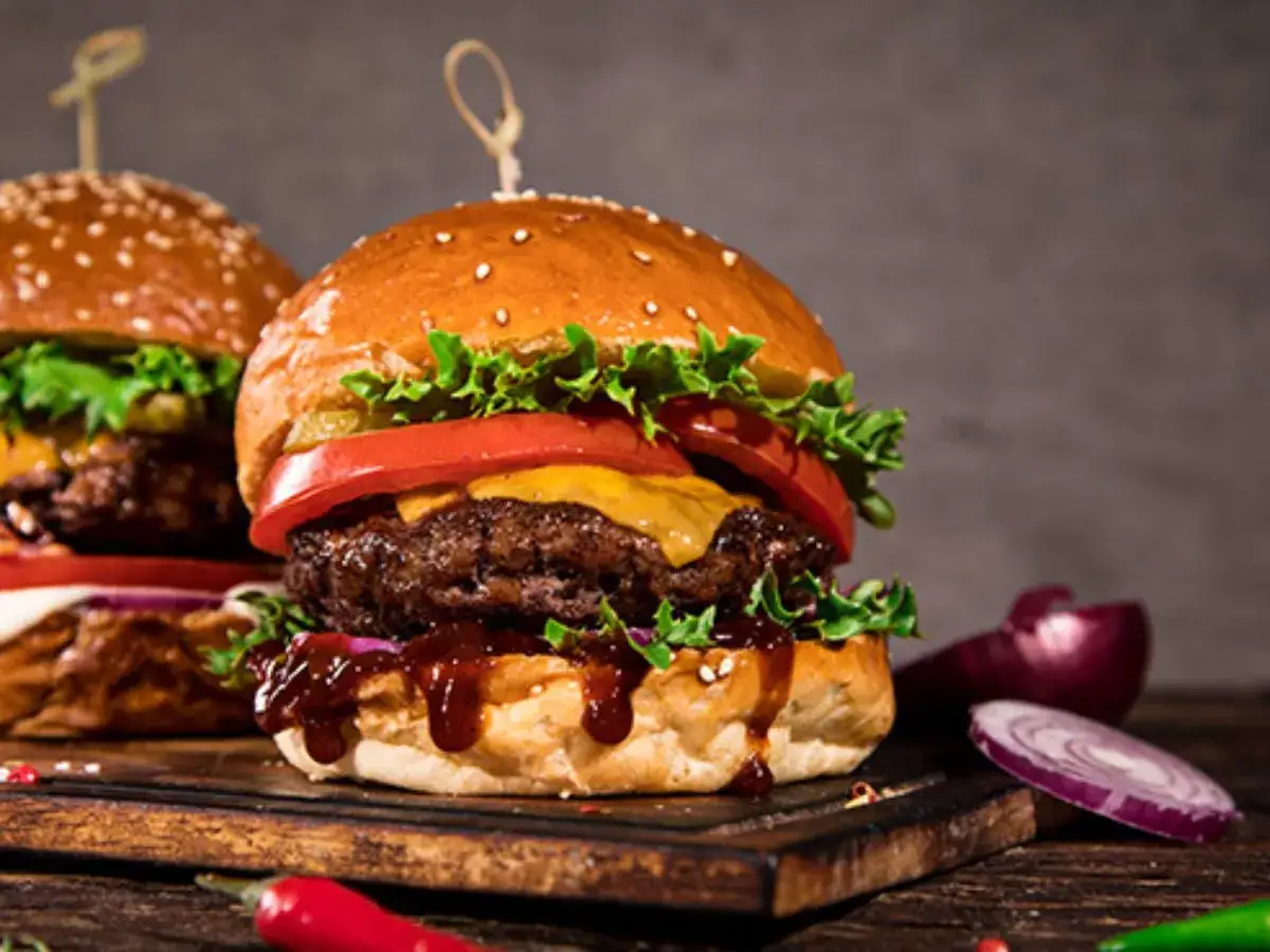 Złóż idealnego burgera: Poradnik, by już nigdy się nie rozpadł