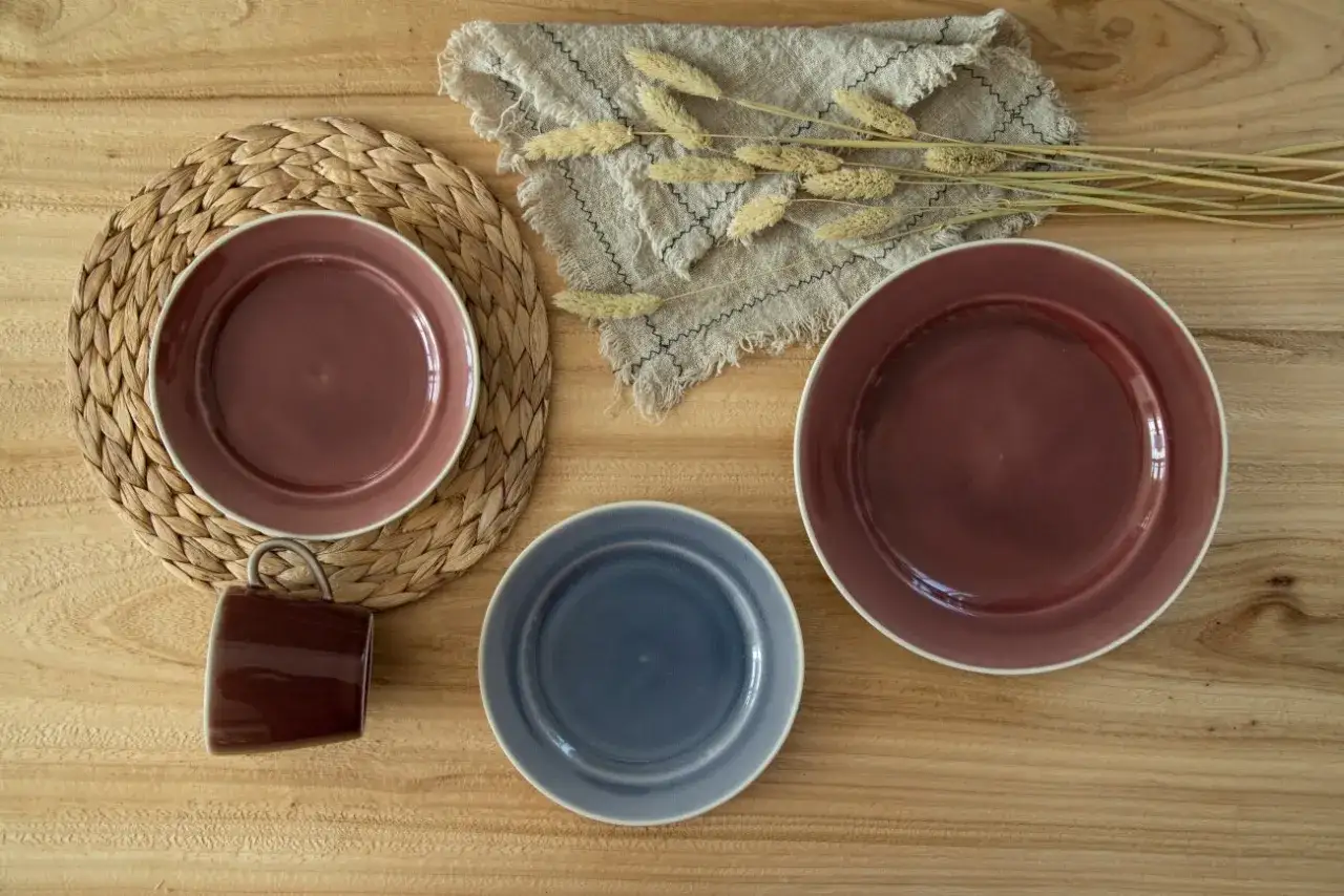 Piattino da Dessert: Guida a Materiali, Stili e Abbinamenti