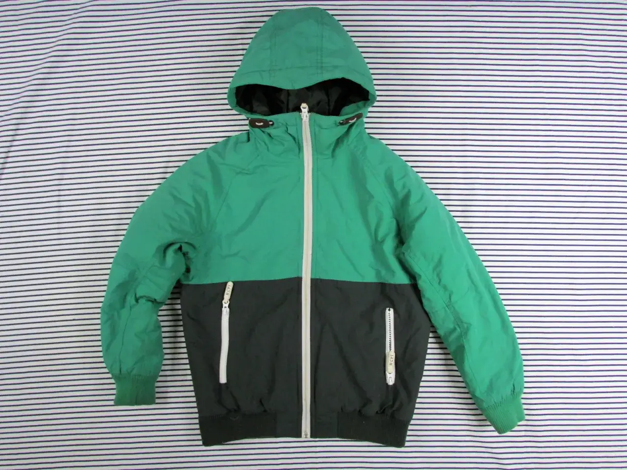 Najlepsze kurtki dla chłopców Next - styl, rozmiary i ceny