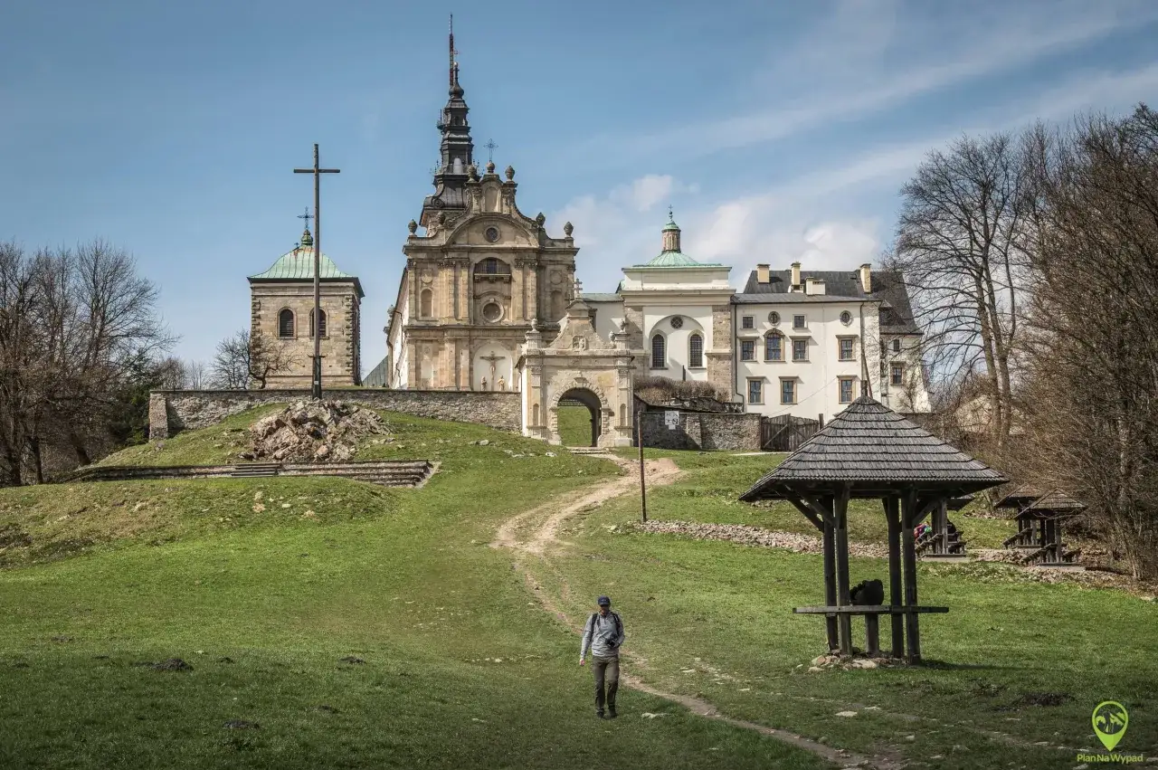 Świętokrzyskie: Atrakcje, Zamki i Szlaki. Zaplanuj Wycieczkę!