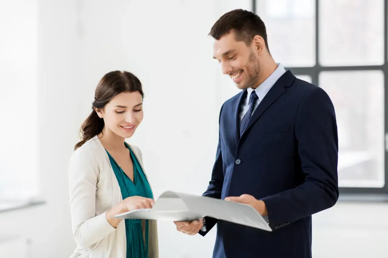 Prowizja biura nieruchomości za sprzedaż mieszkania: Ile zapłacisz?