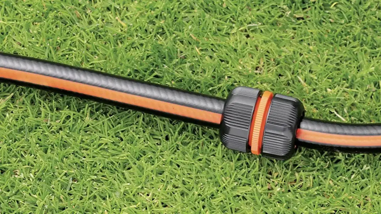 Ile cali ma wąż ogrodowy? Poznaj standardowe długości węży.