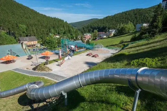 Pec pod Śnieżką atrakcje – odkryj najlepsze miejsca na rodzinny wypoczynek