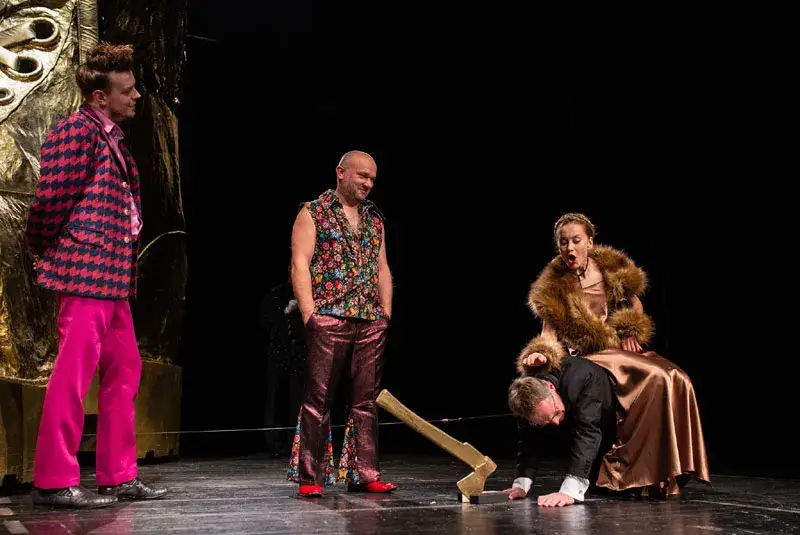 Szewcy spektakl - odkryj niezwykłe inscenizacje i ich znaczenie w teatrze