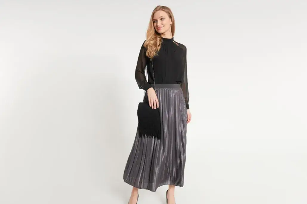 Jak prasować plisowaną spódnicę, aby nie zniszczyć jej plis?