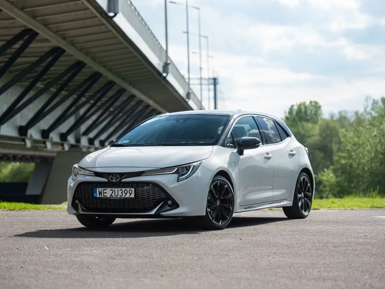 Jak dobrać idealne felgi do Toyoty Corolla E12? Sprawdź najlepsze opcje!