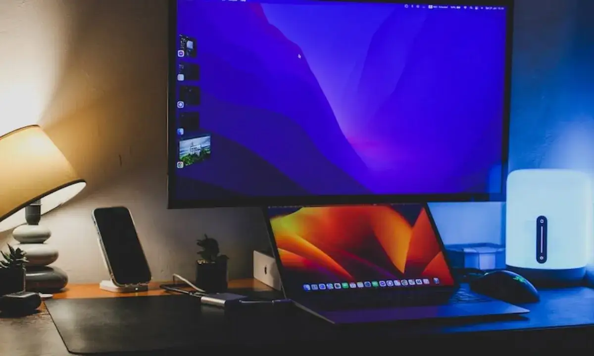 Jaki monitor dla grafika: wybierz idealny model dla swojej pracy