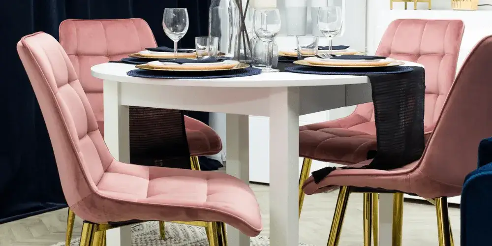 Jakie krzesła do jadalni wybrać, aby uniknąć niewygody i kosztów?