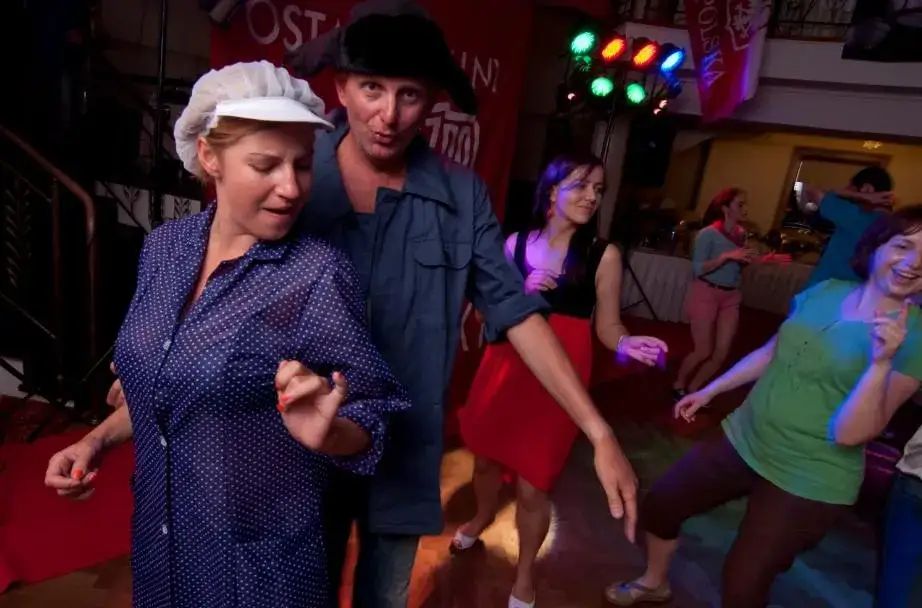 Impreza w stylu PRL: Smaki, które przeniosą cię w przeszłość