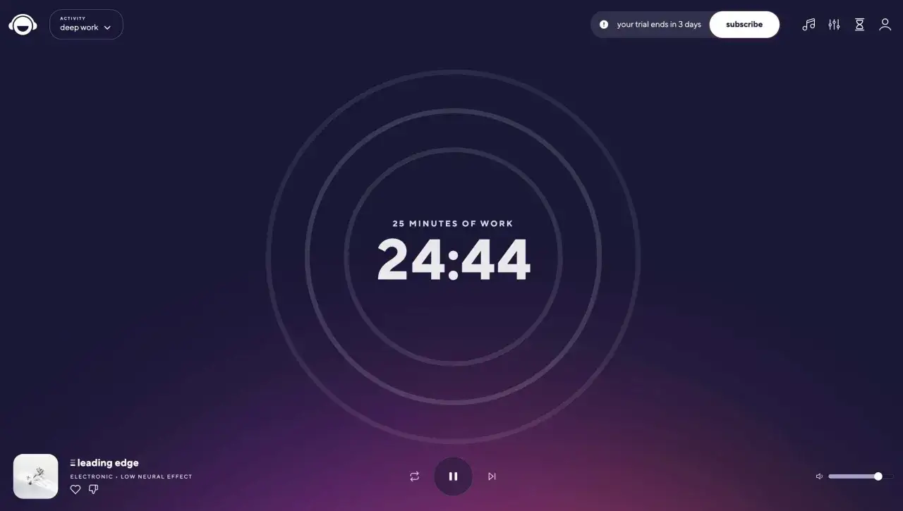 Aplikacje do nauki pomagają w skupieniu. Na ekranie widać timer odliczający 24:44 minuty pracy.