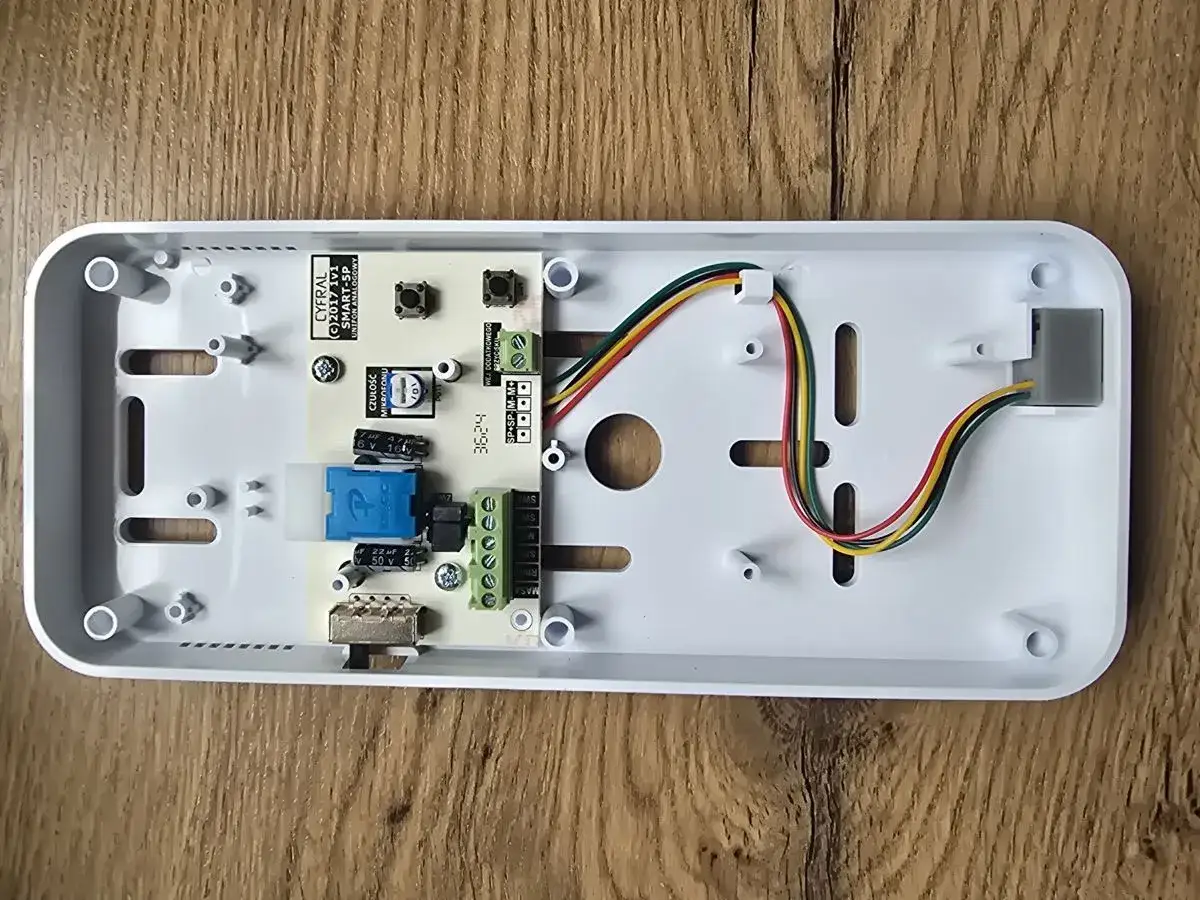 Jak podłączyć Cyfral Smart 5P? Poradnik krok po kroku i rozwiązanie problemów