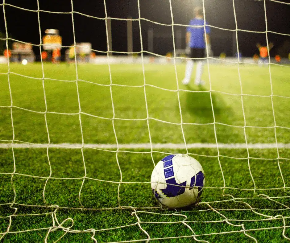 Jak oglądać piłkę nożną i zrozumieć tajniki gry na boisku