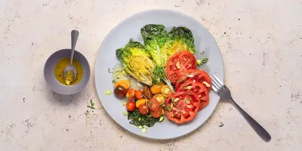 Insalata Pomodori e Lattuga: Ricette e Segreti per un Piatto Perfetto