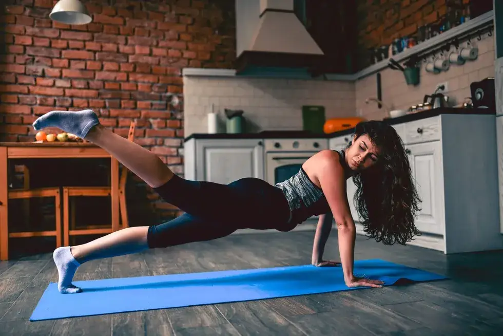CrossFit czy kalistenika? Wybierz idealną ścieżkę treningową!